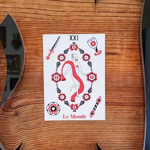 Carte postale tarot Le Monde en illustration pop folk ésotérique rouge, noir et blanc, format 11x15,5 cm, fournie avec enveloppe.