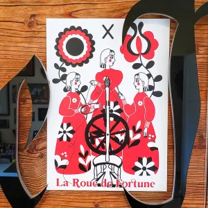 Affiche A4 du tarot La Roue de Fortune, illustration pop folk ésotérique en rouge, noir et blanc, représentant la roue symbolique du destin et des cycles de vie.