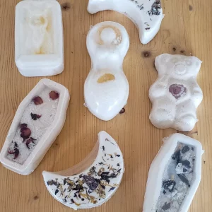 Bombes de bain artisanales de Crescent City Swoon, vegan et cruelty-free, déstockage Arcane Noir chez Fortunae Studio