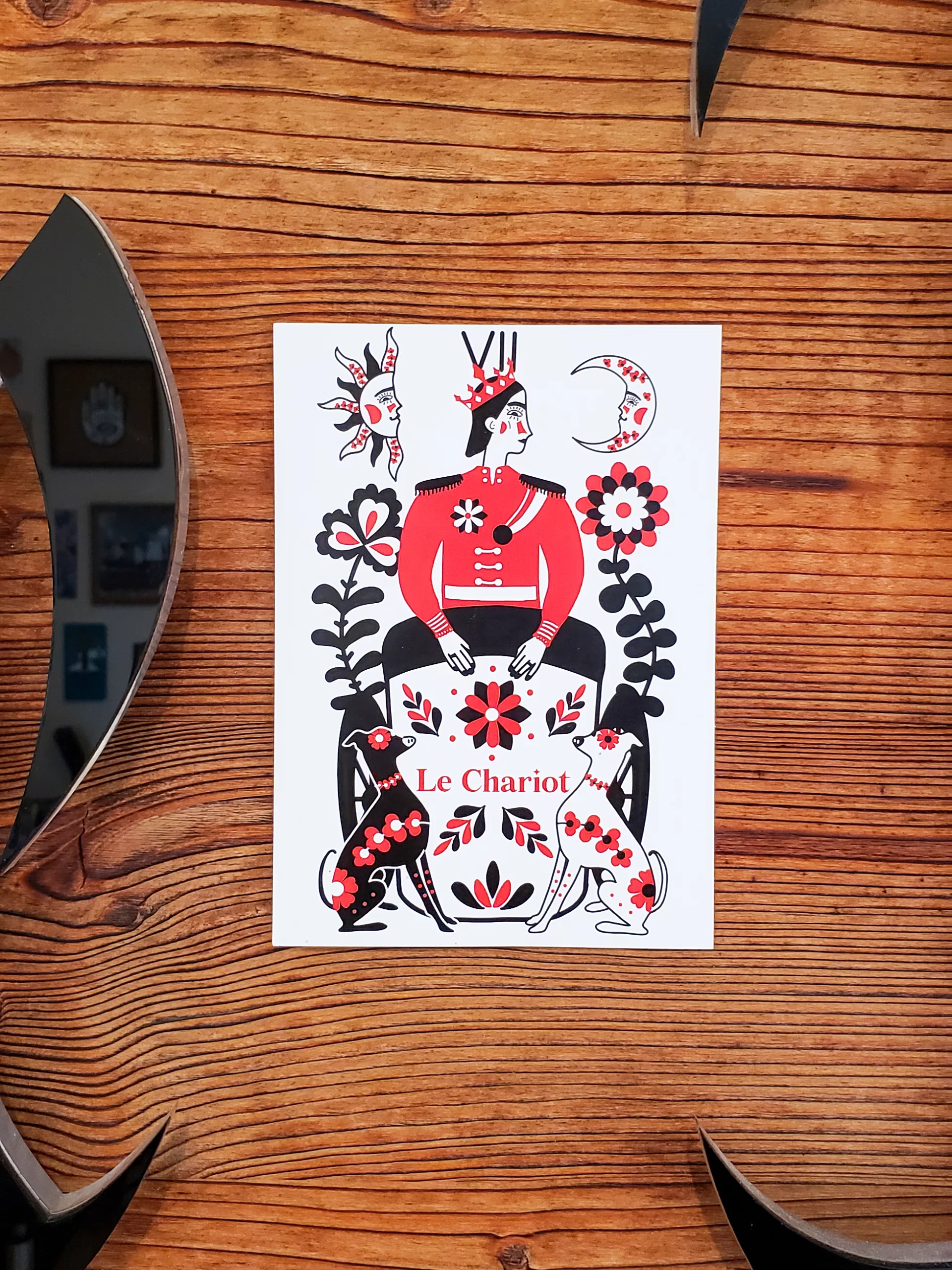 Carte postale illustrée de l'arcane Le Chariot en style folk mystique, avec enveloppe assortie, Fortunae Studio