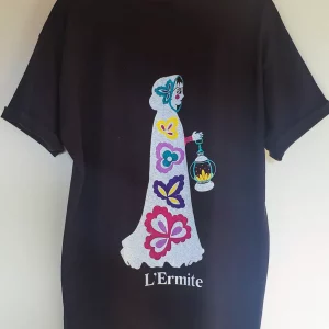 T-shirt noir avec l'arcane L'Ermite sérigraphié puis peint à la main en turquoise, violet, jaune, rouge et rose, pièce unique Fortunae Studio
